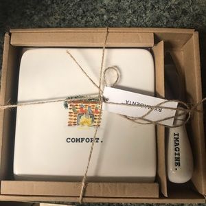 Christmas comfort cheese tray with spreader